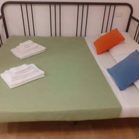 Hotel New Little House Napoli Esterno foto