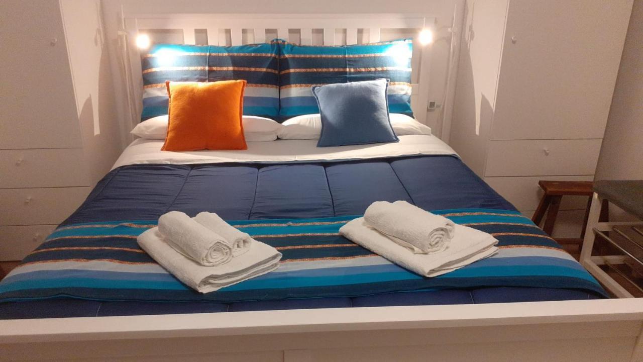 Hotel New Little House Napoli Esterno foto