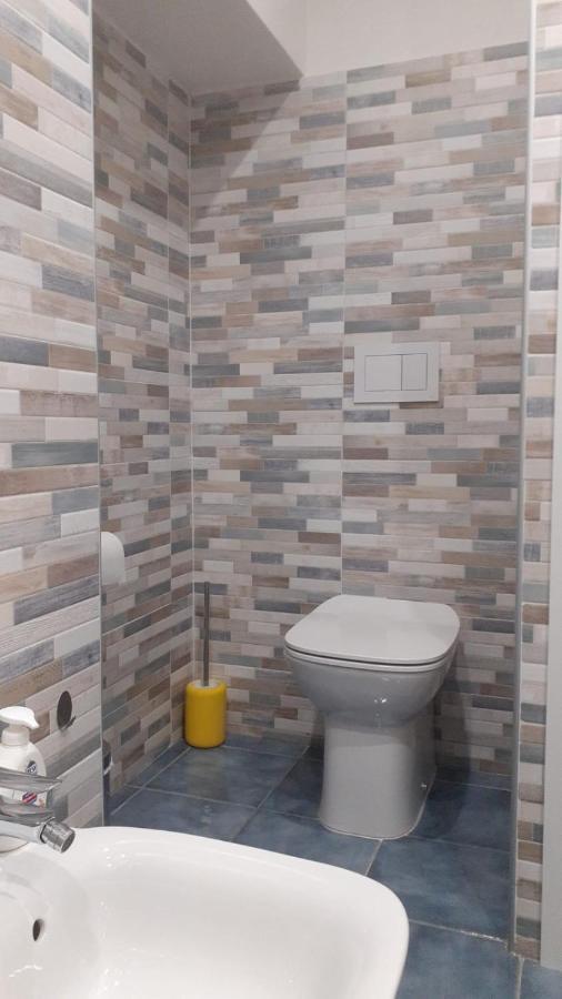 Hotel New Little House Napoli Esterno foto