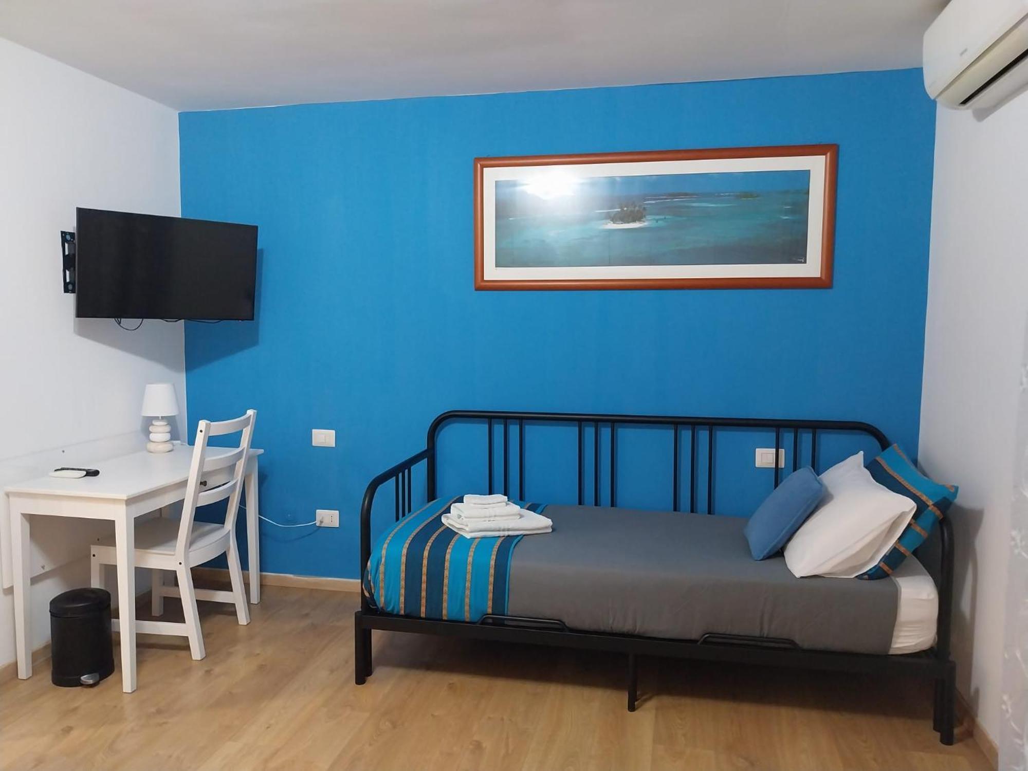 Hotel New Little House Napoli Esterno foto